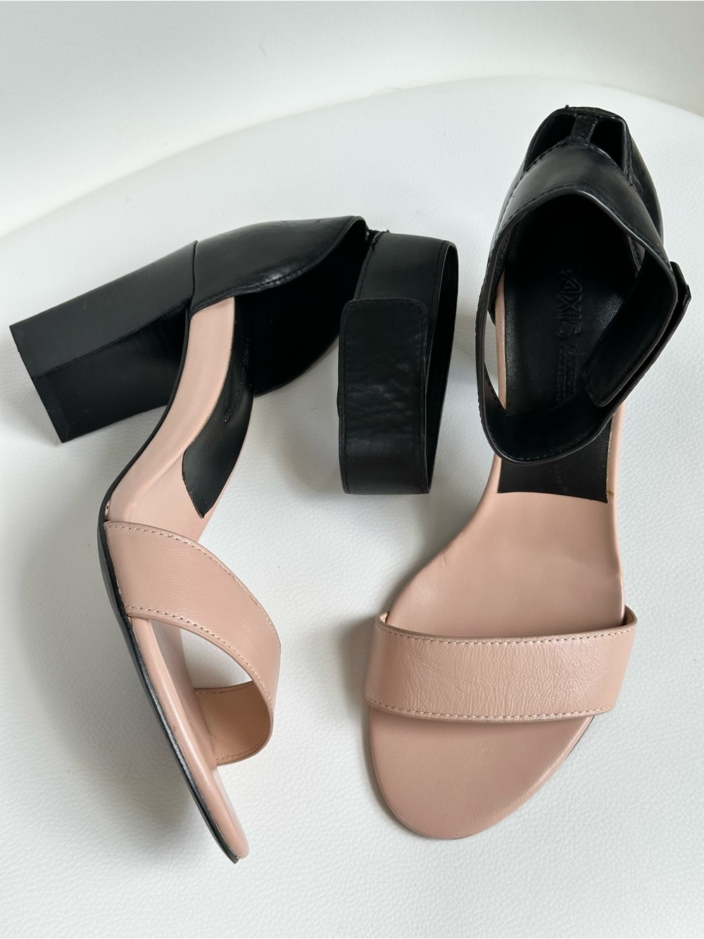 Chunky Heel Two-Tone Black Nude Blush Ankle Strap Sandals Women’s EU 38